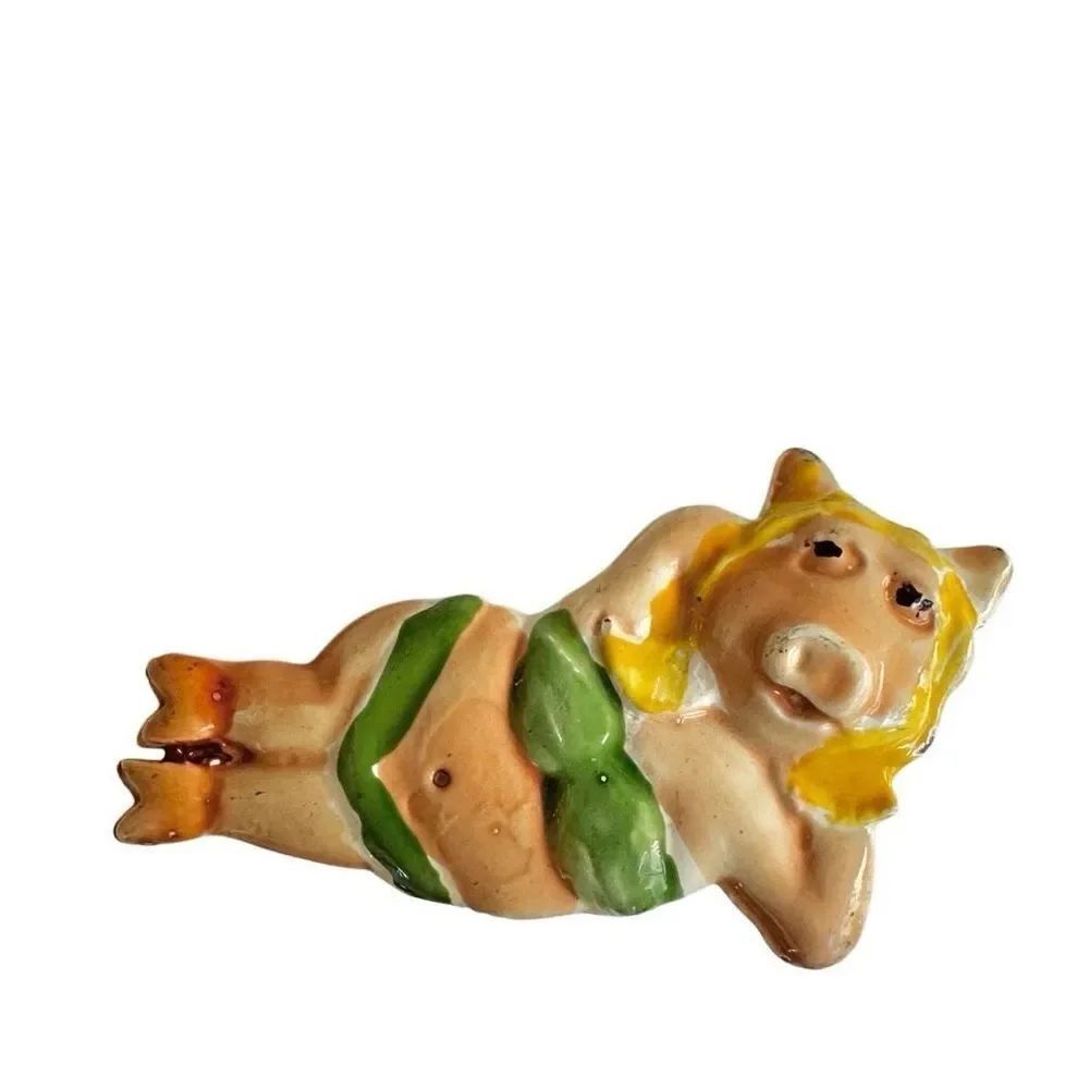 Vintage Miss Piggy in a Bikini enamel pin